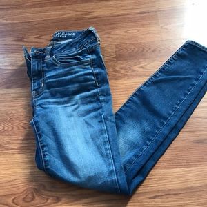 Women’s American Eagle jeans